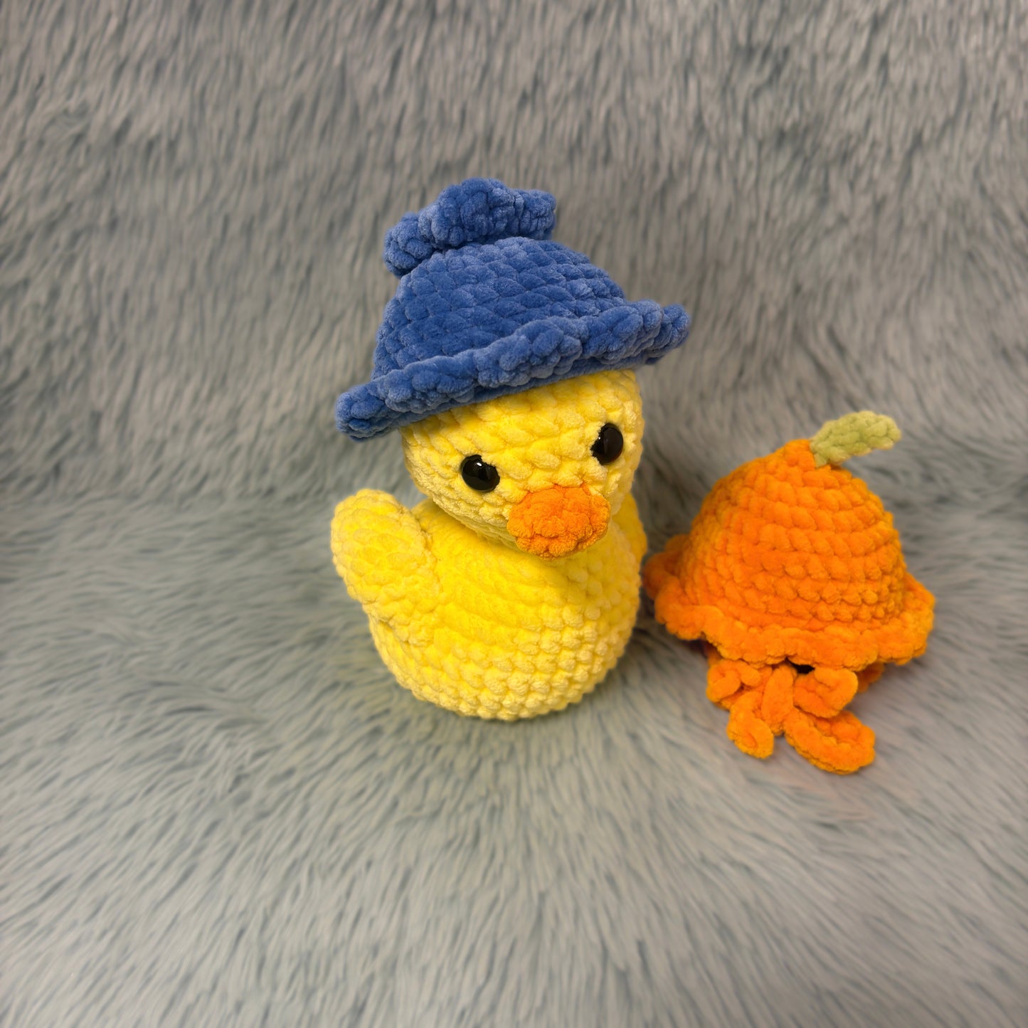 Gelbe Ente mit Hüten